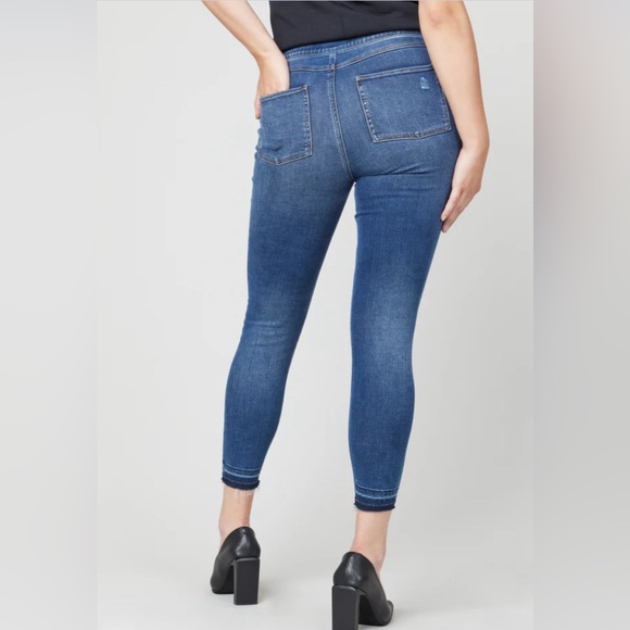 SPANX Distressed Ankle Skinny Jeans Medium Wash Size Medium - Picture 8 of 14